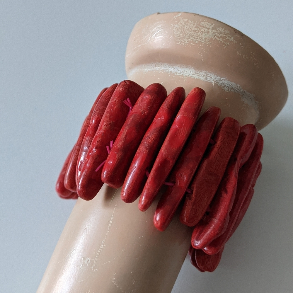 Vintage Red Stem Coral Stretch Bracelet - Picture 5 of 6